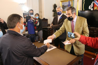 Bastonário da OMV entrega donativo ao Pastor Dario Gonçalves de Lima